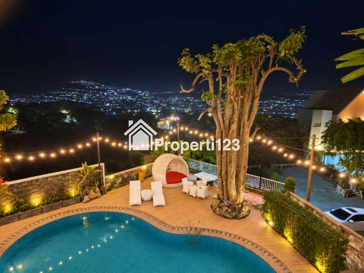 Villa Kolam Renang Di Kota Batu Full Furnished Lokasi Panderman Hill - 2