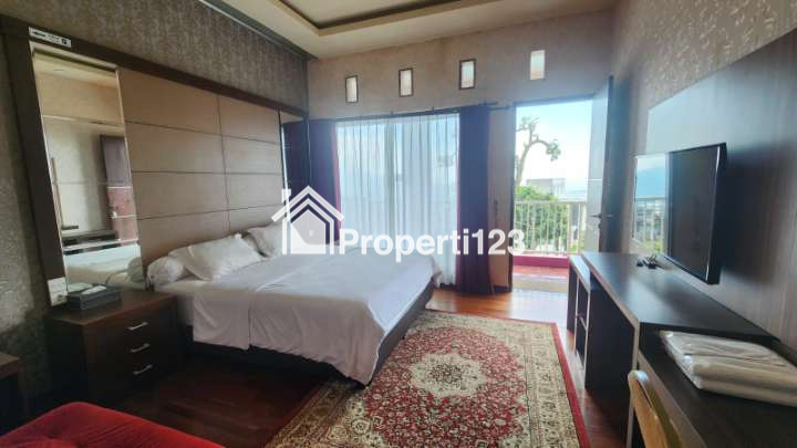Villa Kolam Renang Di Kota Batu Full Furnished Lokasi Panderman Hill - 6