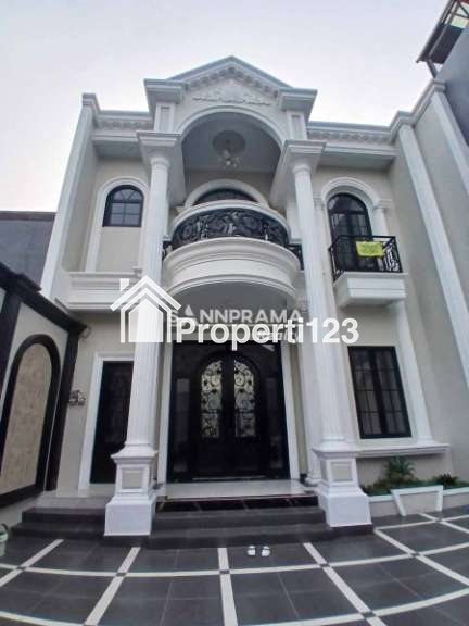 Rumah mewah 2 lantai with pool di Tanah Baru Depok - 2