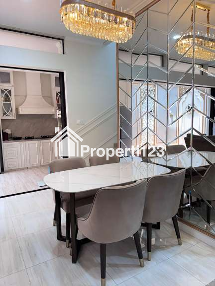 Rumah Minimalis Full Furnished Interior French Contemporer 4 Kamar Tidur 2 Kamar Mandi Carport Selangkah ke Summaba Mall di Summarecon Bandung - 3
