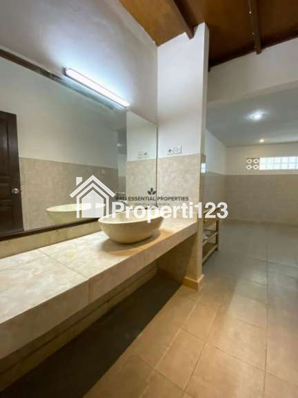 SPACIOUS 4 BEDROOM VILLA WITH TROPICAL GARDEN FOR RENT IN UMALAS – RA035 - 15