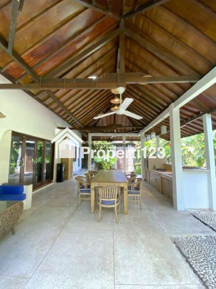 SPACIOUS 4 BEDROOM VILLA WITH TROPICAL GARDEN FOR RENT IN UMALAS – RA035 - 5