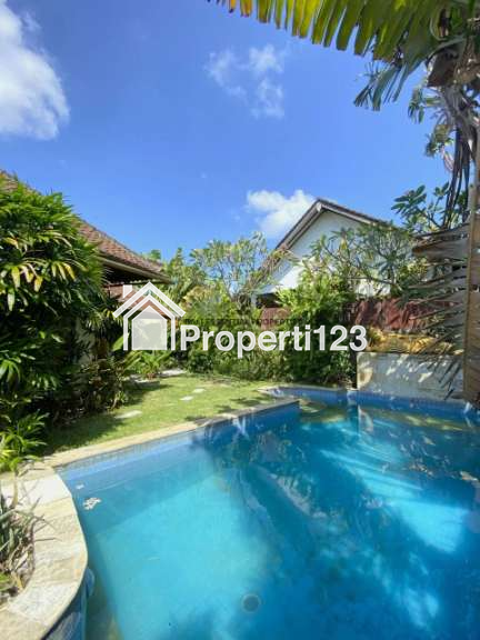 SPACIOUS 4 BEDROOM VILLA WITH TROPICAL GARDEN FOR RENT IN UMALAS – RA035 - 2