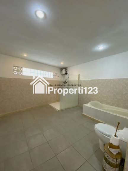 SPACIOUS 4 BEDROOM VILLA WITH TROPICAL GARDEN FOR RENT IN UMALAS – RA035 - 16