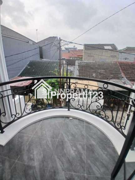 Rumah mewah 3 lantai murah siap huni dimampang depok - 12