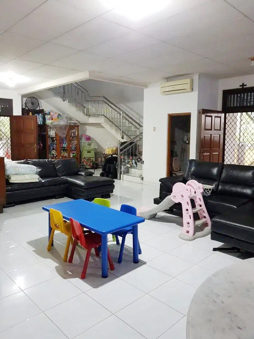 Rumah Dijual 2 Lantai Posisi Hook Strategis di Jalan Kayu Putih Utara Jakarta Timur - 4