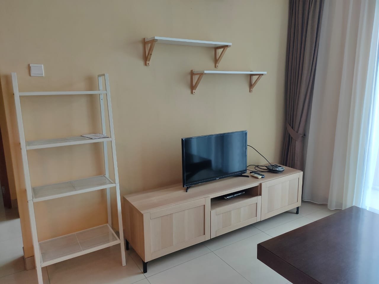 Disewakan Apartemen 2 Bedroom Full Furnish di Hamptons Park - 2