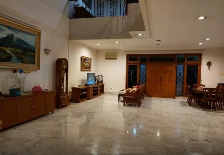 Dijual Rumah mewah di Kawasan Elit Kemang siap huni - 3