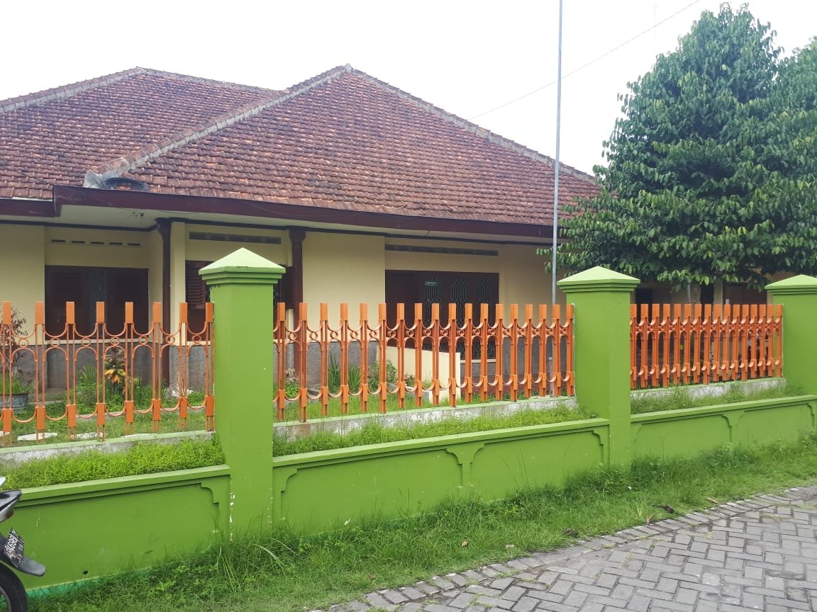 Rumah Besar Halaman Lapang Lingkungan Tenang  Pandean Sari, Sleman, DIY - 9