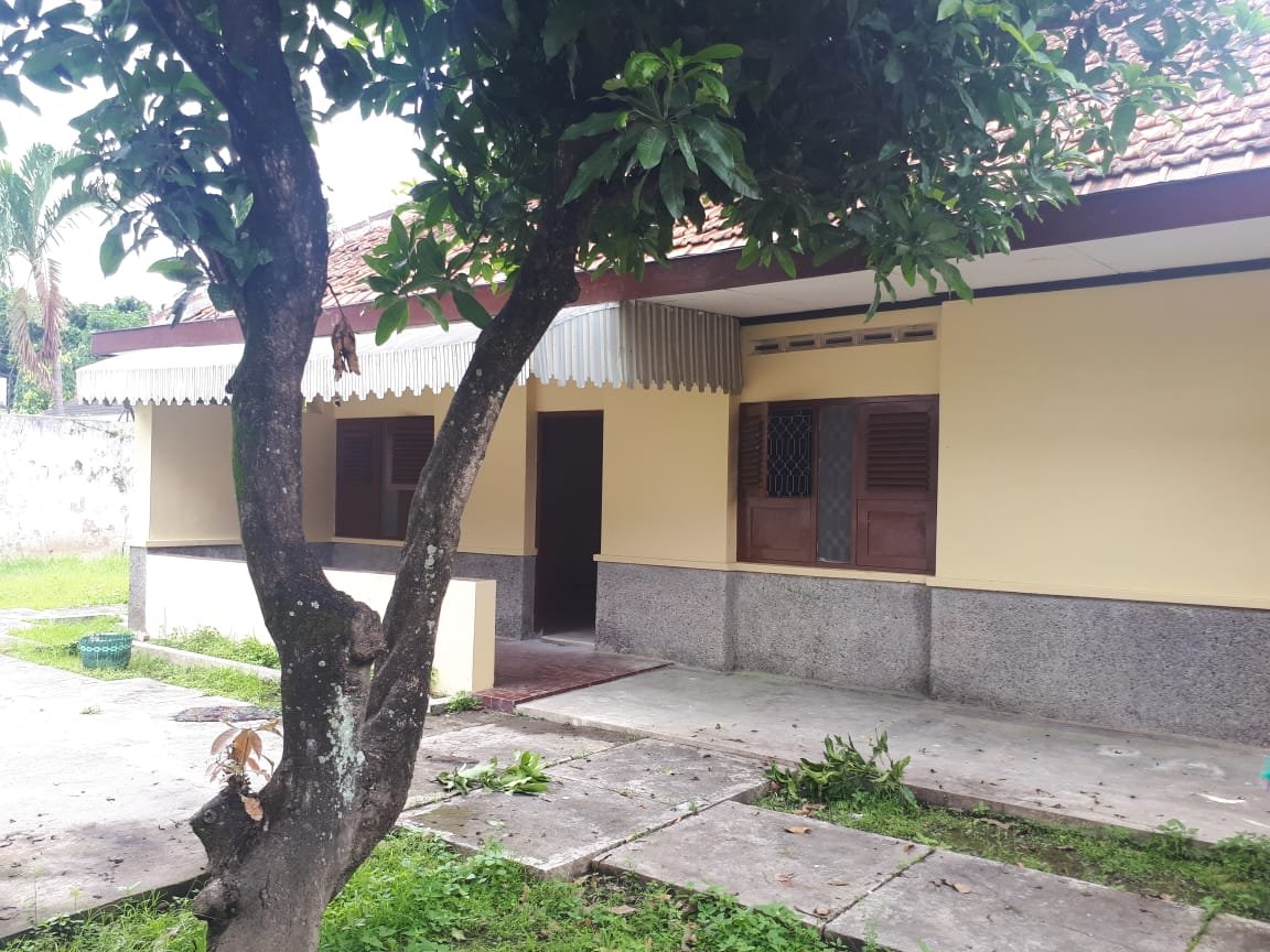 Rumah Besar Halaman Lapang Lingkungan Tenang  Pandean Sari, Sleman, DIY - 4