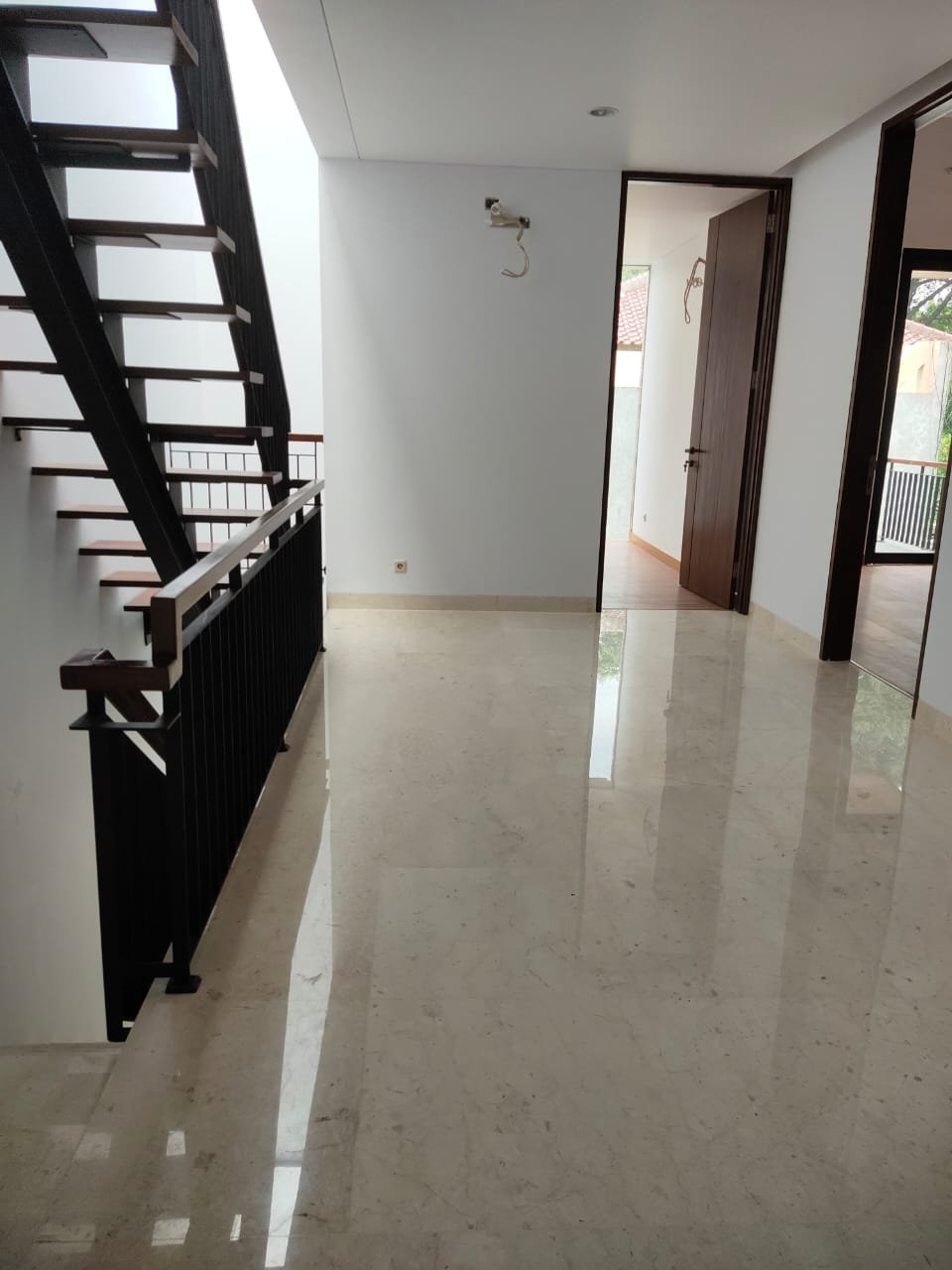 Mini Cluster murah di Kawasan Elit, dekat Kampus Mustopo, Senayan, Jakarta Selatan - 5