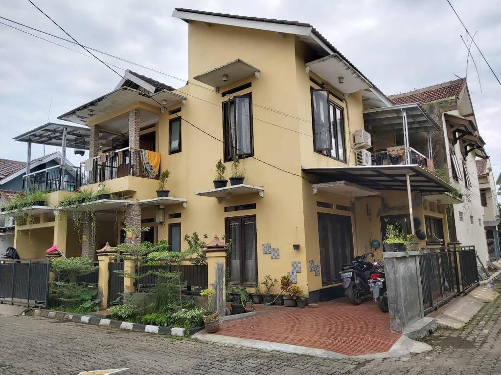 Dijual Rumah Oksigen Sehat & Nyaman 2 Lantai di Buahbatu, Bandung - 2