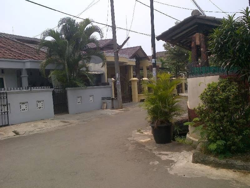 Rumah Bagus 1 1/2 Lantai, Luas Tanah 187m2 di Ciledug - 2