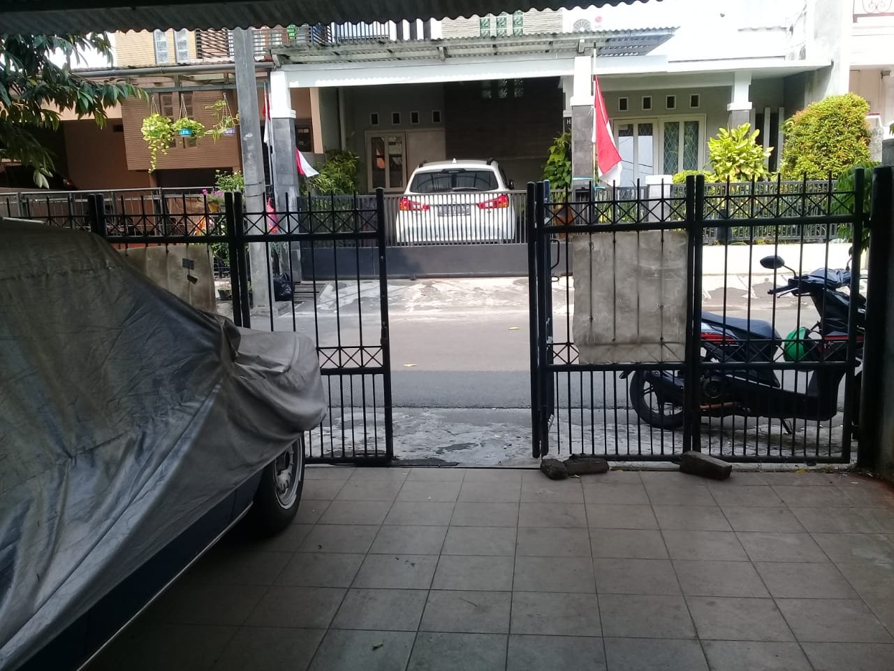 Rumah murah di Kawasan Bintaro Sektor 1, Jakarta Selatan - 6