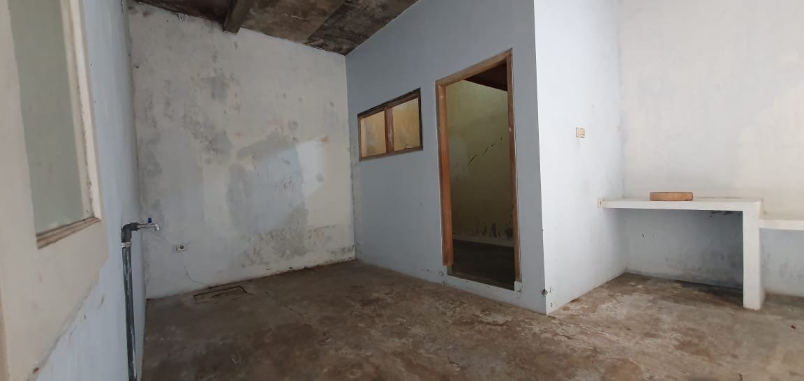 Rumah Malang Strategis Tengah Kota, - 5