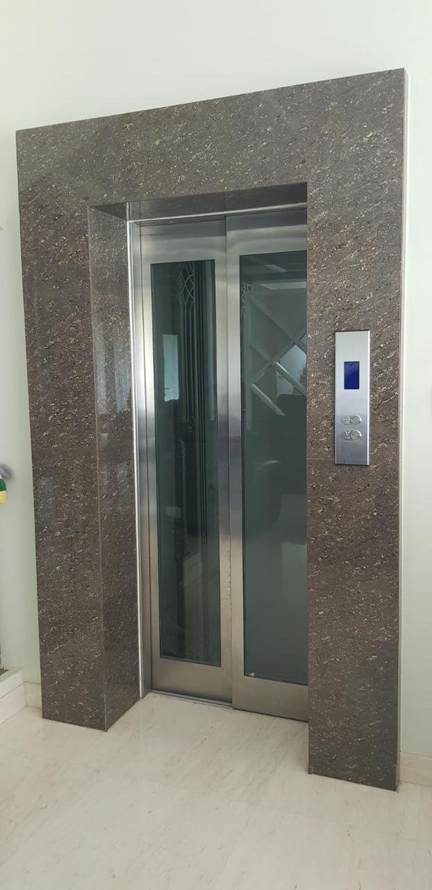 Rumah Mewah 3 Lantai lengkap Lift murah di Gading Serpong Tangerang - 2