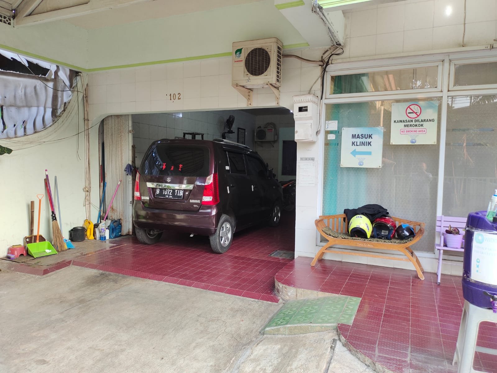 Rumah Dan Klinik Bersalin Berukuran Luas Di Jatinegara, Jakarta Timur - 6