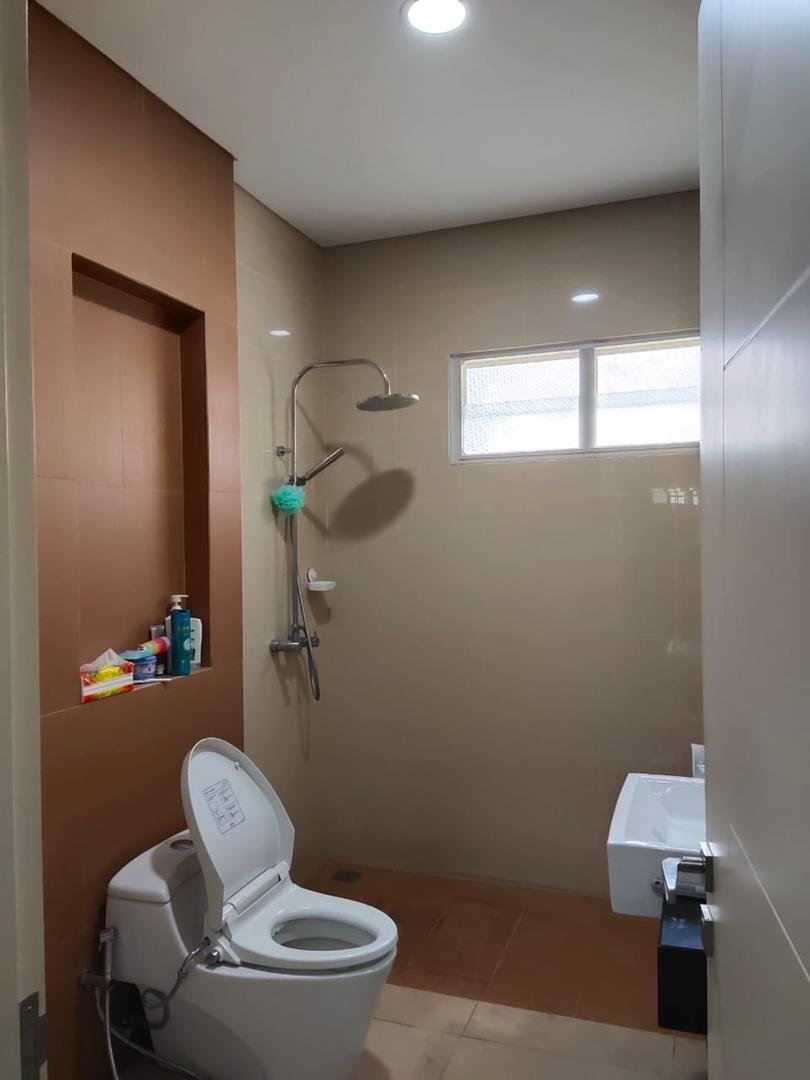 Rumah mewah 3 lantai siap huni di Kawasan Elit Gading Serpong. Bonus Lift - 4