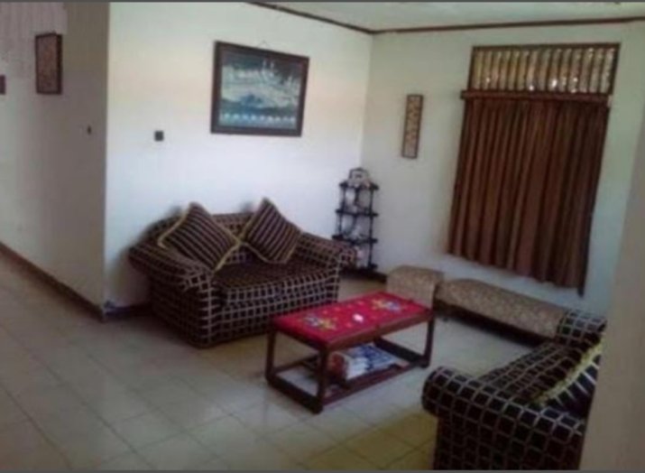 Rumah murah Seken terhitung Tanah luas 605 m2 di Ciputat siap huni hanya 3,75 Milyar (nego) - 2