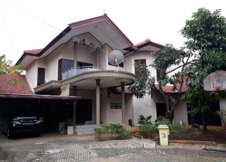 Rumah murah Seken rapih terawat Tanah 440 m2 di Pondok Ranji Siap huni, hanya 3,75 M Sj - 1