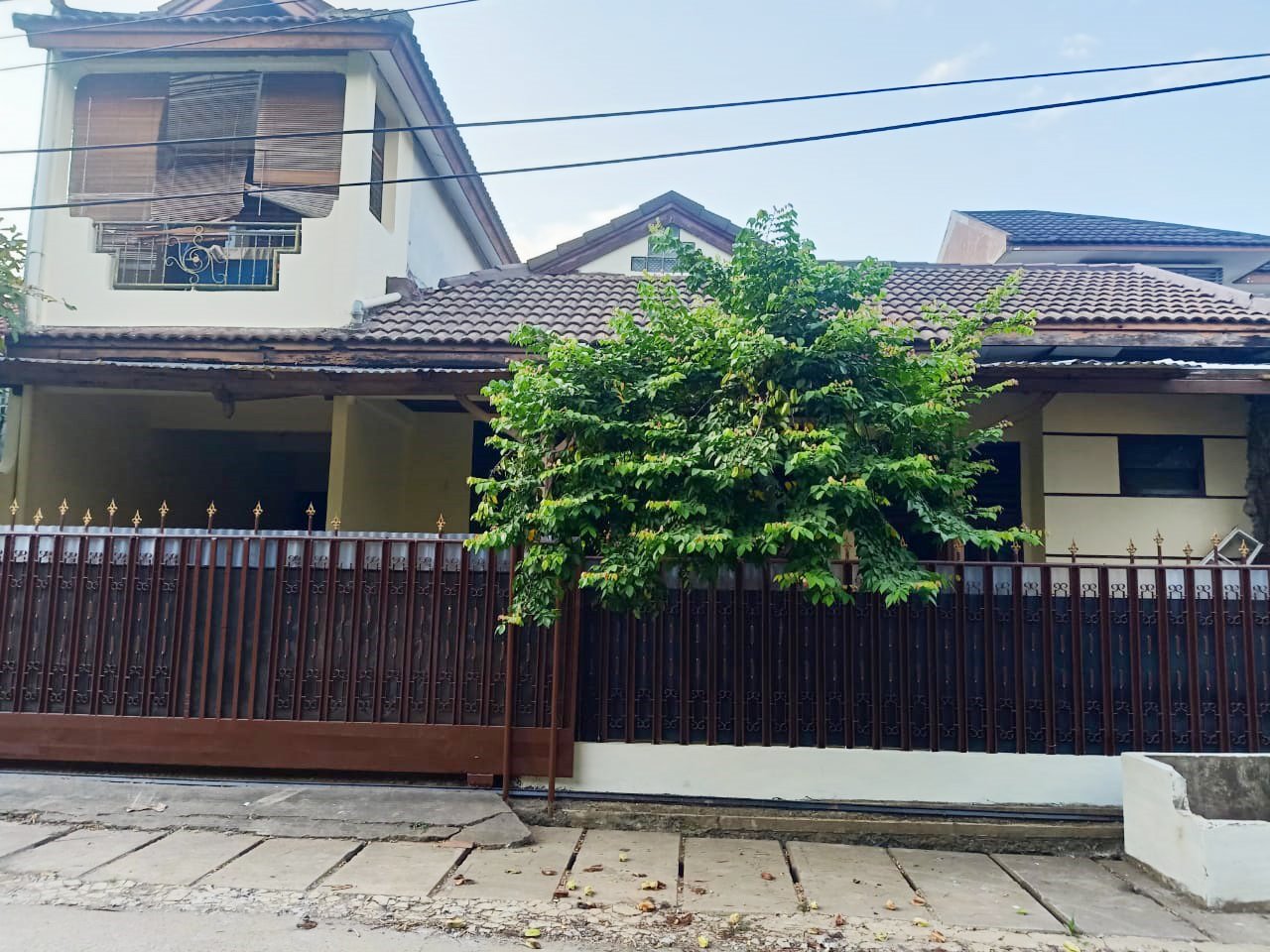 Rumah Dijual Murah Strategis di Komplek Dosen IKIP Jatikramat Jatiasih Kota Bekasi - 1