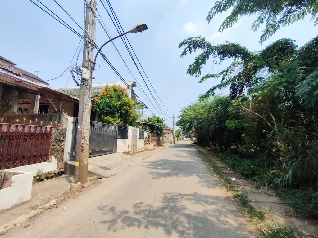 Rumah Dijual Murah Strategis di Komplek Dosen IKIP Jatikramat Jatiasih Kota Bekasi - 4
