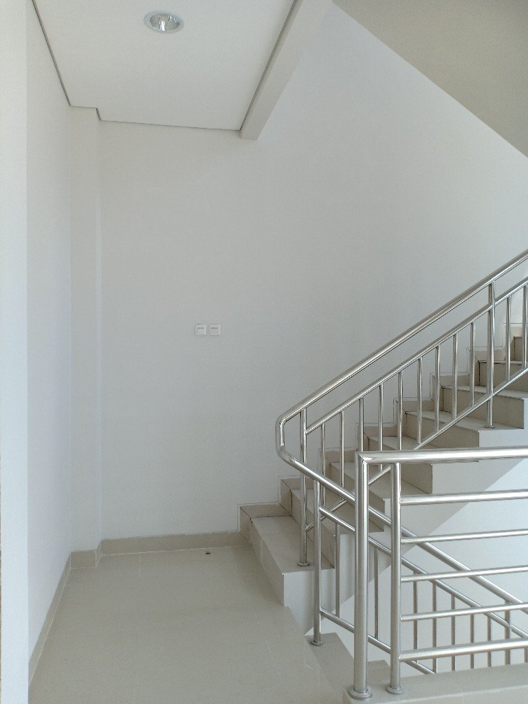 Gedung Strategis di JL Raya Besar di Tebet Jakarta Selatan - 12