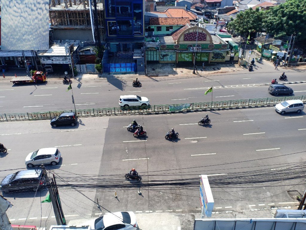Gedung Strategis di JL Raya Besar di Tebet Jakarta Selatan - 10