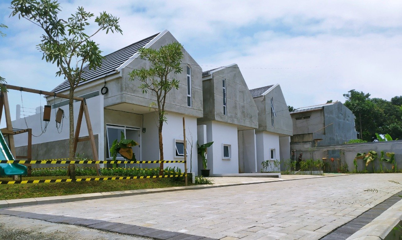 Dijual Rumah Modern Minimalis Ada Mezzanin Dengan Fasilitas Play Ground & Lapangan Basket di Sukatani - 3
