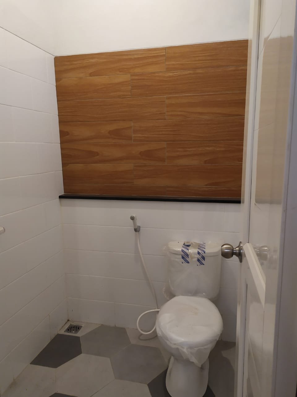 Dijual Rumah Modern Minimalis Ada Mezzanin Dengan Fasilitas Play Ground & Lapangan Basket di Sukatani - 10