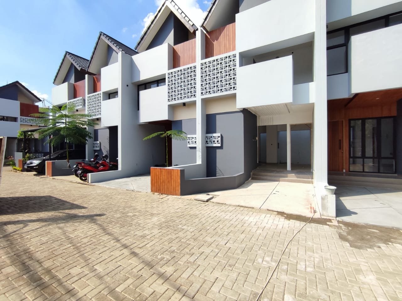 Dijual Murah Hunian Exclusive 2 Lantai Bintaro Kota Tangerang selatan - 5