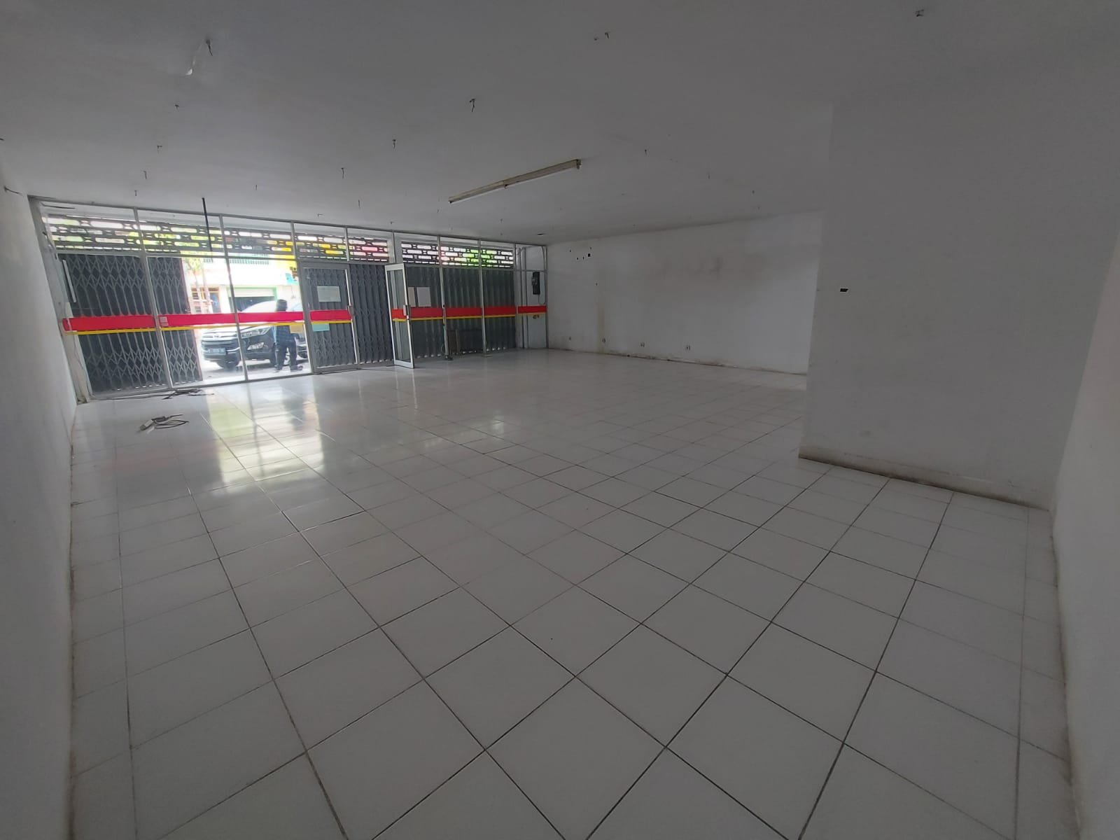 Sewa Tahunan Murah Ruko 2 Lantai Daerah  Daerah Jalan Basuki Rahmat / Oro Oro Dowo kota Malang - 6