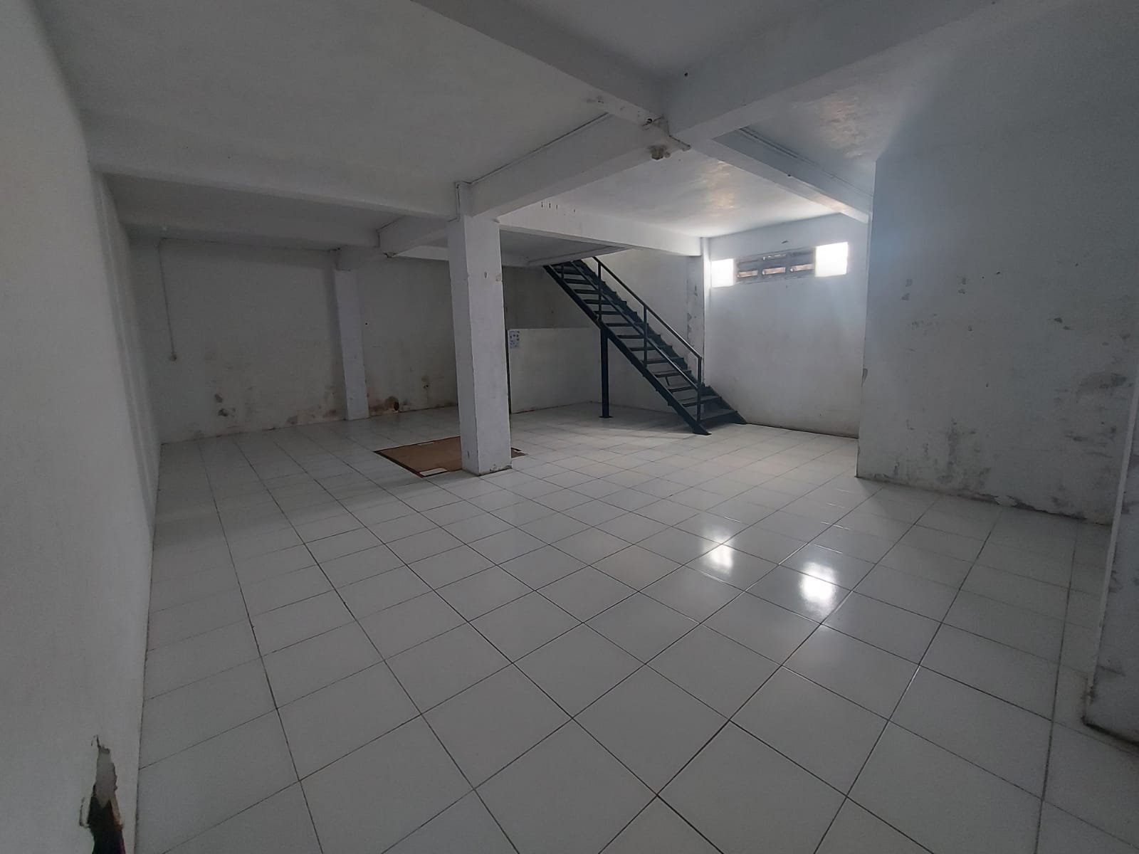 Sewa Tahunan Murah Ruko 2 Lantai Daerah  Daerah Jalan Basuki Rahmat / Oro Oro Dowo kota Malang - 7