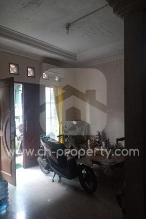 Rumah lokasi strategis 5KT di Joglo, Jakarta Barat - 2