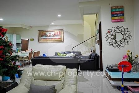 Rumah hadap Barat 4KT di Green Garden, Jakarta Barat - 4