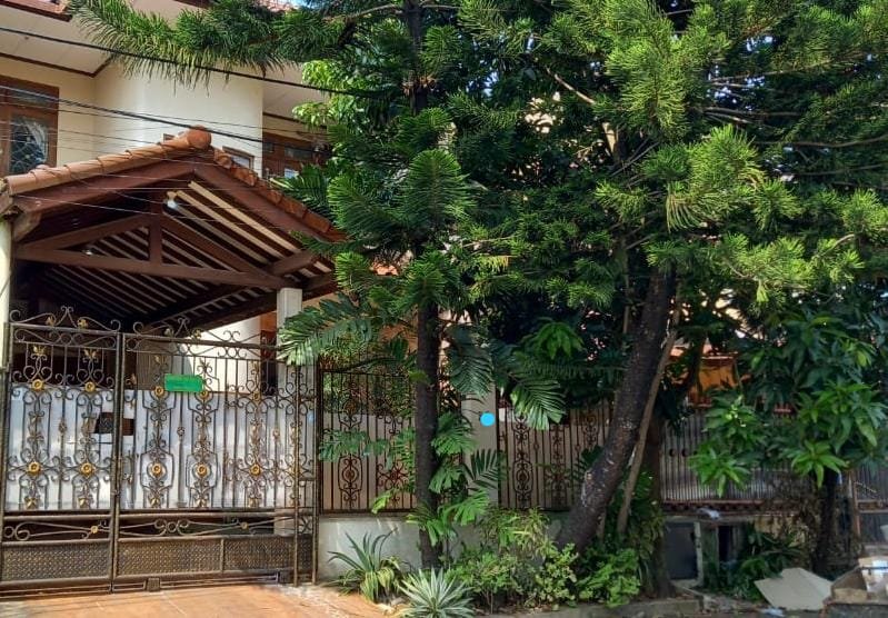 Puro Cinere komplek disewakan rumah 2 lantai apik bersih - 2
