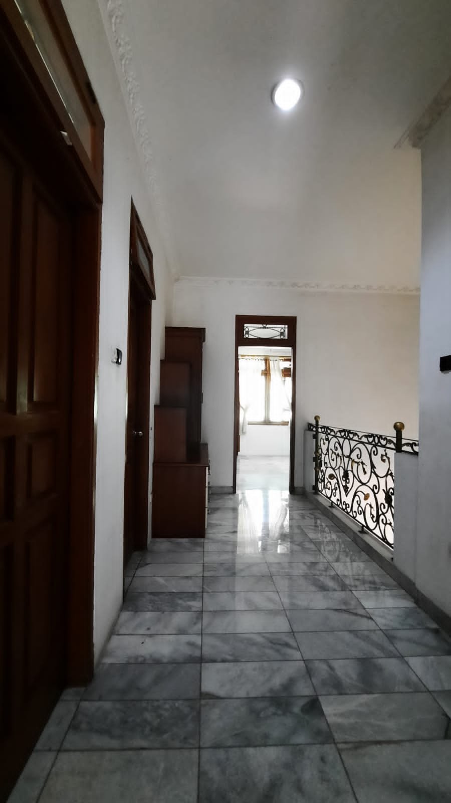Puro Cinere komplek disewakan rumah 2 lantai apik bersih - 5
