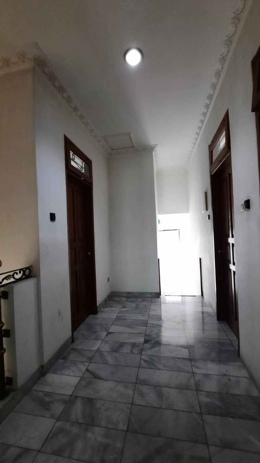 Puro Cinere komplek disewakan rumah 2 lantai apik bersih - 4