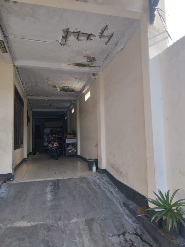 Rumah murah di kawasan usaha di Petukangan Utara Jakarta Selatan - 2