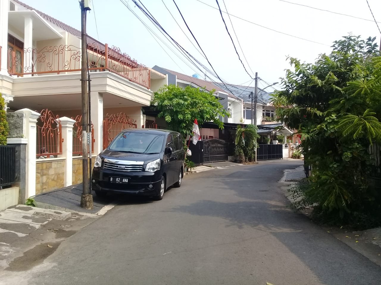Rumah  seken murah dikawasan Jakarta Selatan hanya 1,5 Milyar - 2