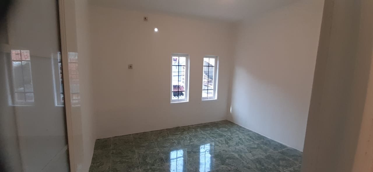 Dijual Rumah Baru Desain Klasik Minimalis di Utan Kayu Matraman - 13
