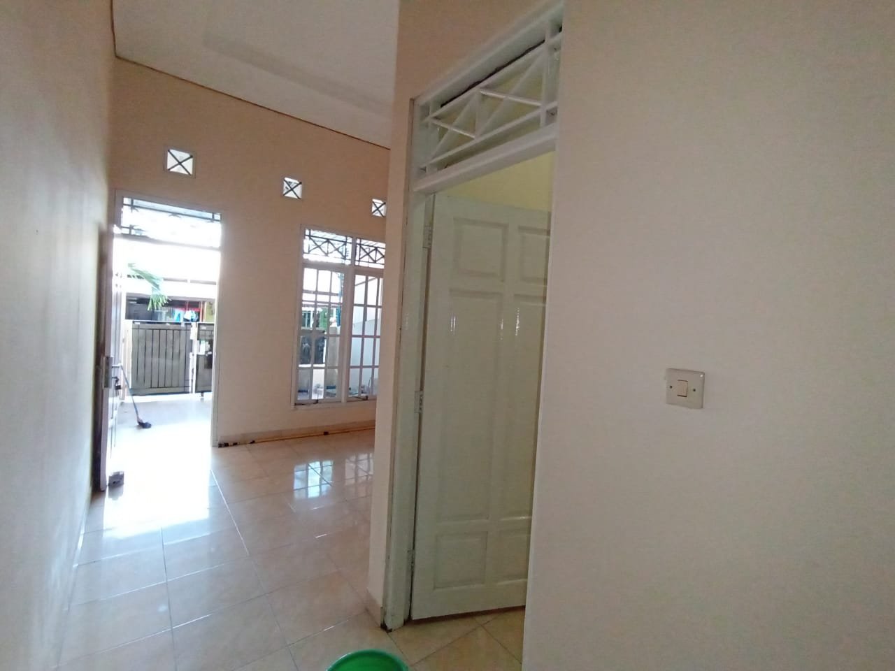 Disewakan/ Dikontrakan Tahunan Rumah Strategis di Koja, Jakarta Utara - 6