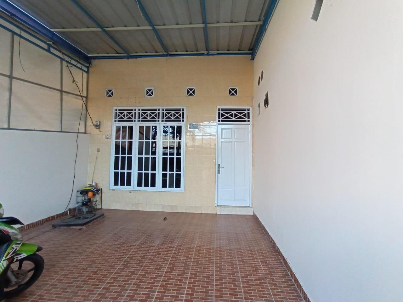 Disewakan/ Dikontrakan Tahunan Rumah Strategis di Koja, Jakarta Utara - 4