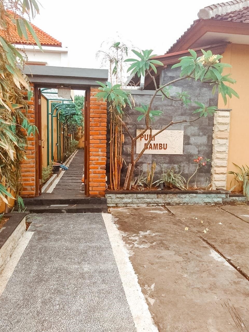 Kost Dekat Kota Denpasar Bali, Pantai Kuta, Pantai Seminyak dan Pantai Legian Bali - 6
