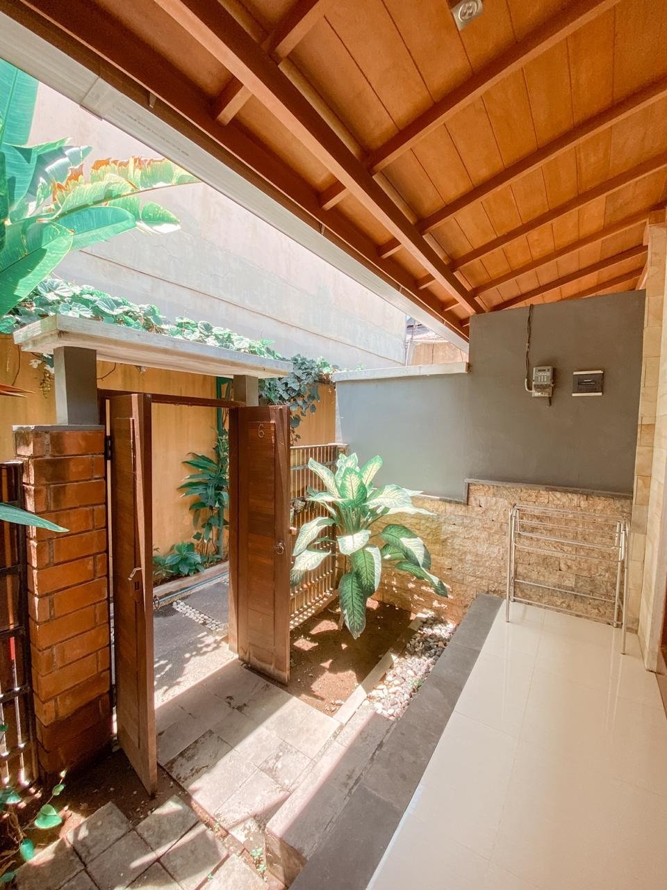Kost Dekat Kota Denpasar Bali, Pantai Kuta, Pantai Seminyak dan Pantai Legian Bali - 7