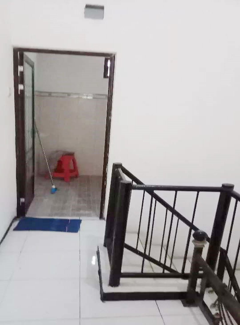 Rumah Dijual 2 Lantai di Karangpilang Kota Surabaya Dekat SMA Negeri 22 Surabaya - 8