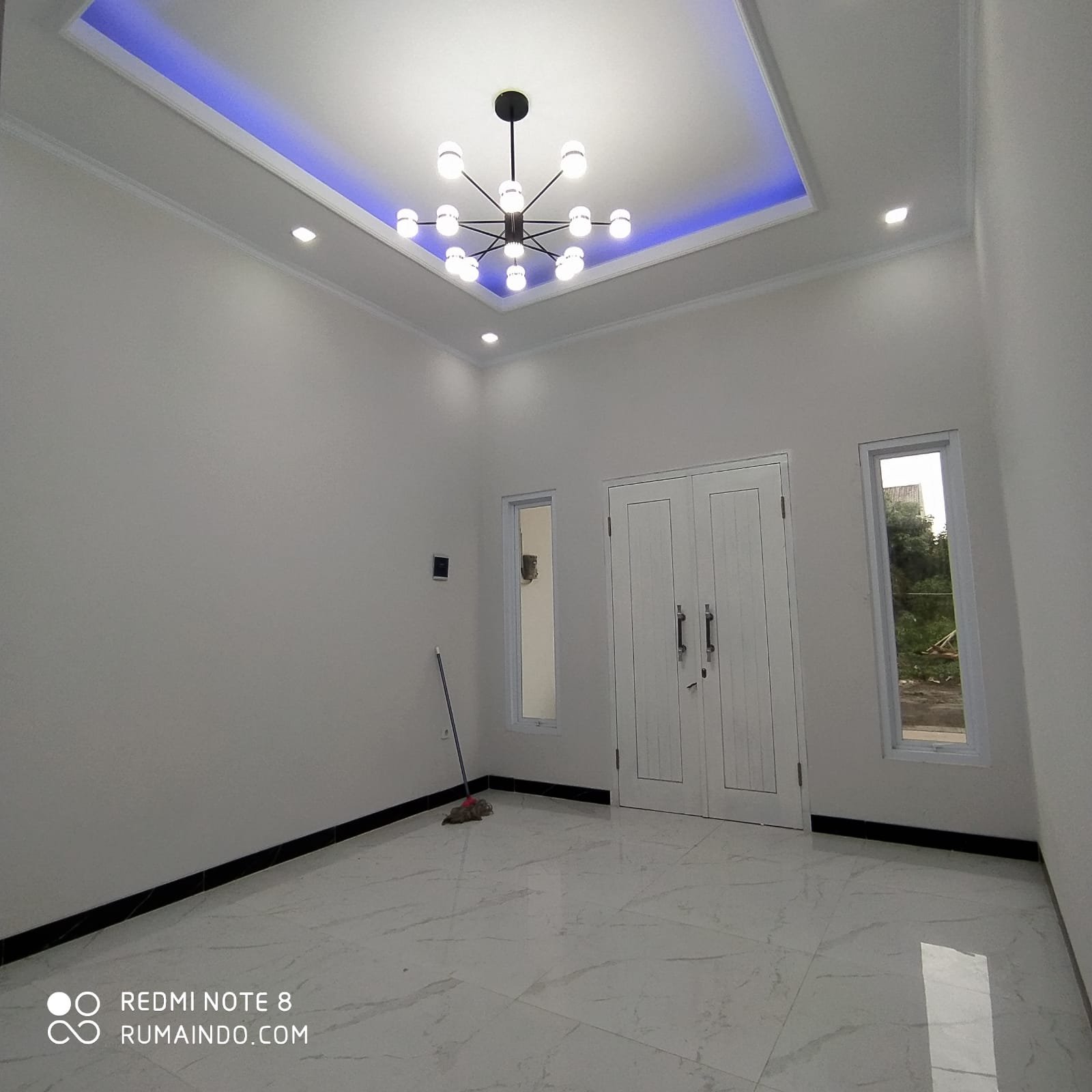 Dijual Rumah Ada Kolam Renang di Cluster Sevilla Residence Lebak Bulus Jakarta Selatan - 3