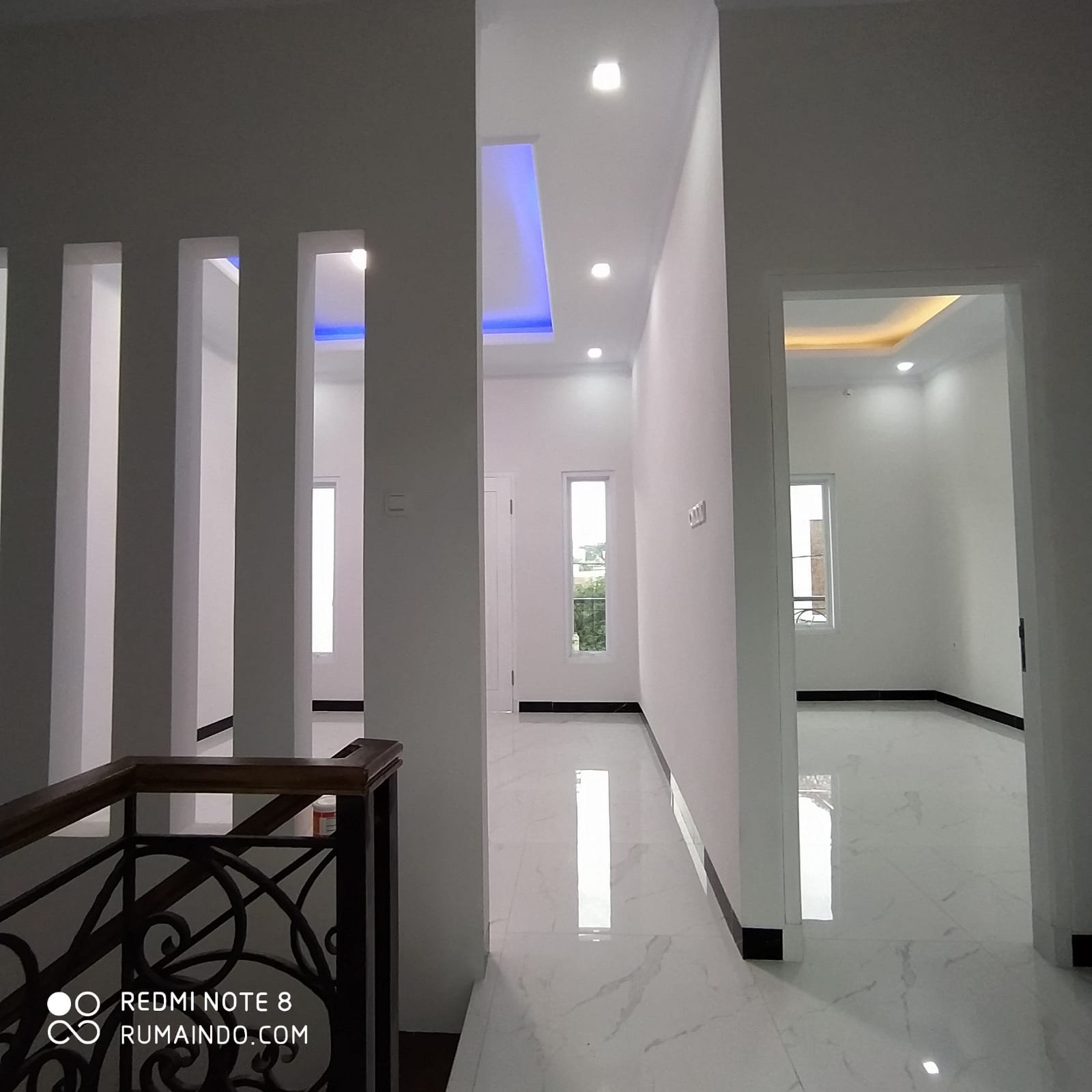 Dijual Rumah Ada Kolam Renang di Cluster Sevilla Residence Lebak Bulus Jakarta Selatan - 13