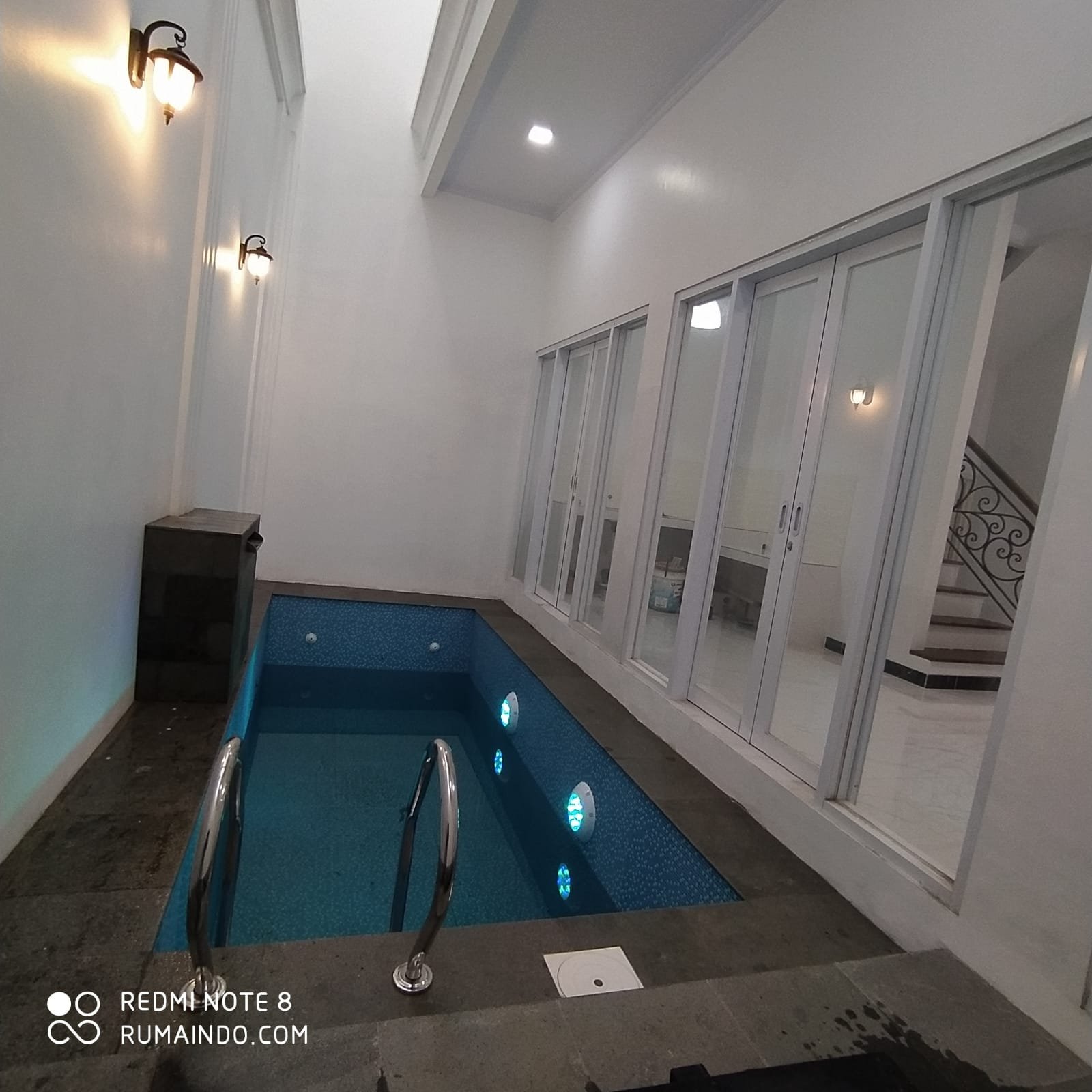 Dijual Rumah Ada Kolam Renang di Cluster Sevilla Residence Lebak Bulus Jakarta Selatan - 8