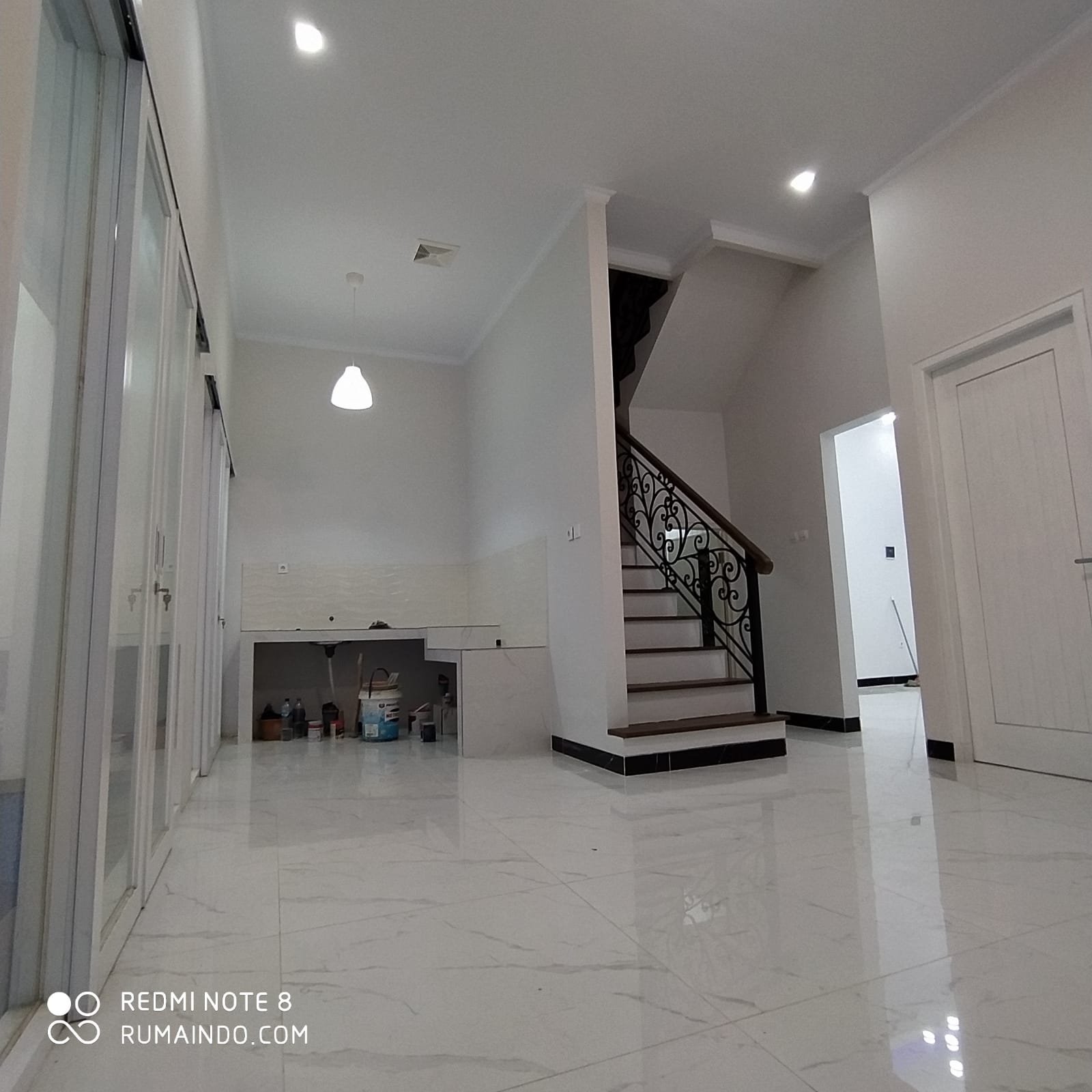 Dijual Rumah Ada Kolam Renang di Cluster Sevilla Residence Lebak Bulus Jakarta Selatan - 7